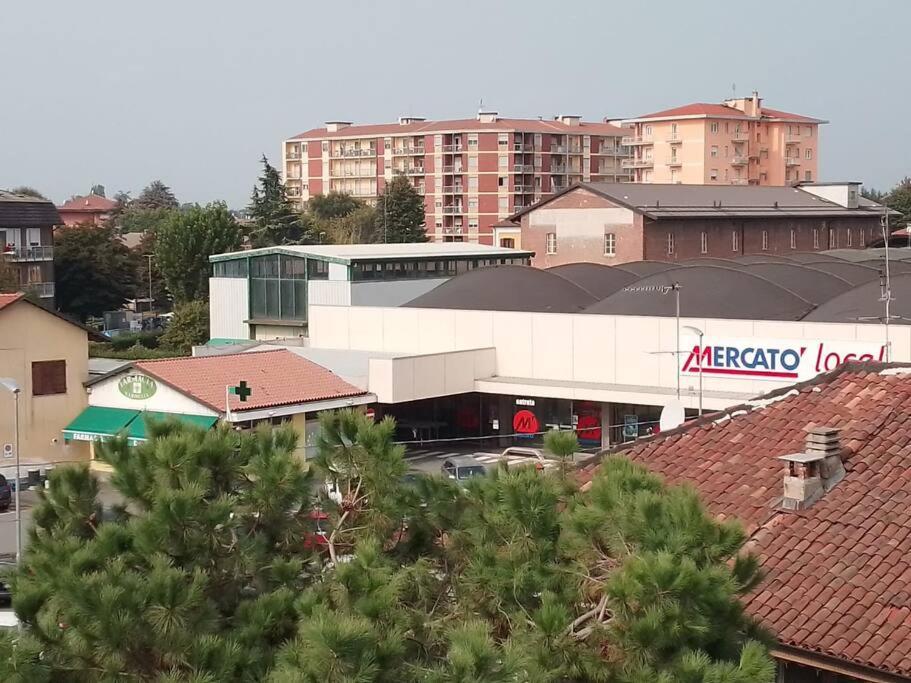 Comodo Bilocale A Brandizzo エクステリア 写真